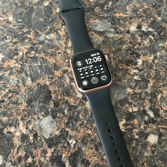 Apple Other - Apple Watch Series 6 44mm GPS ONLY